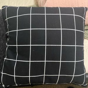 Square checkered pillow